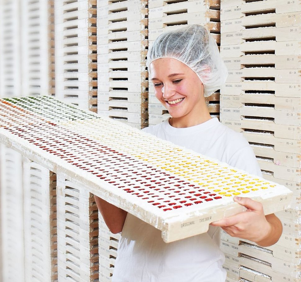 produktion_mitarbeiterin_figuren_3.png