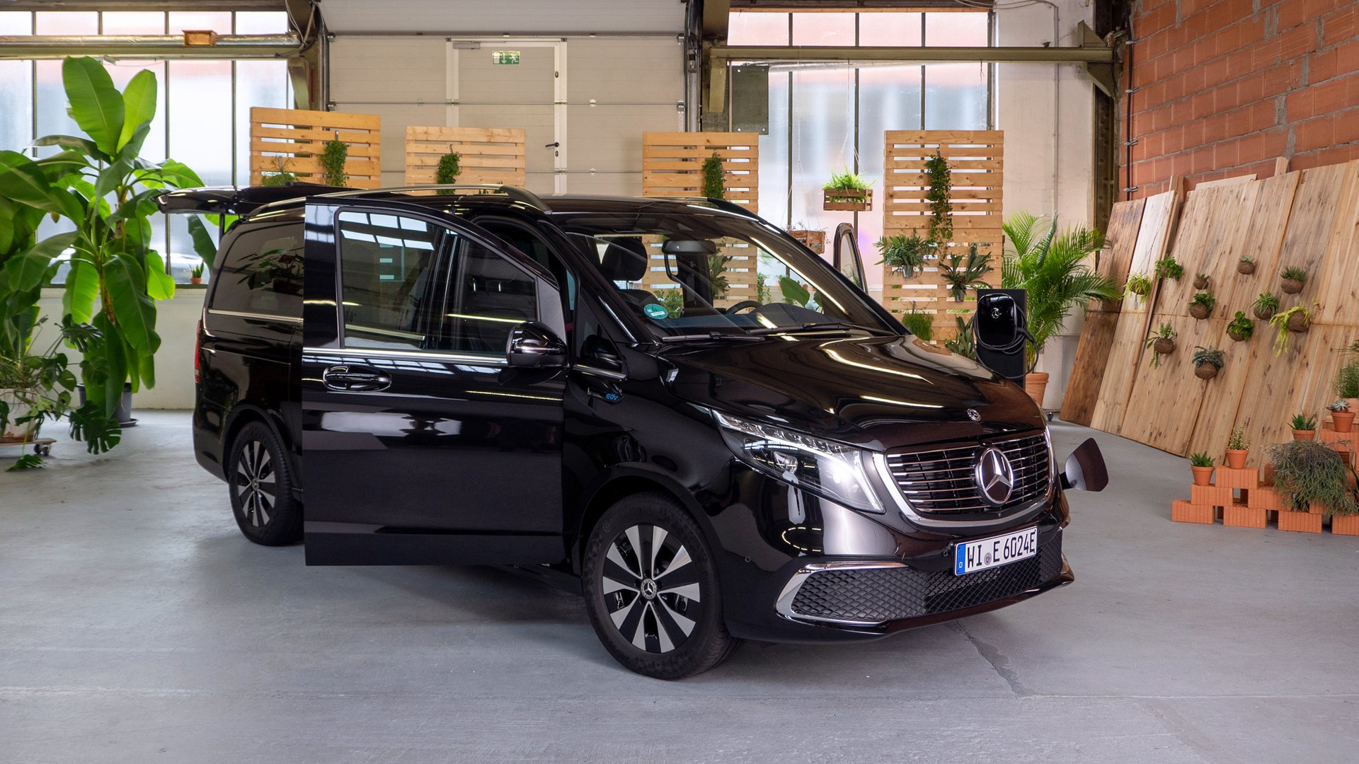 05_Mercedes_EQV_Einschub_groß_1.jpg